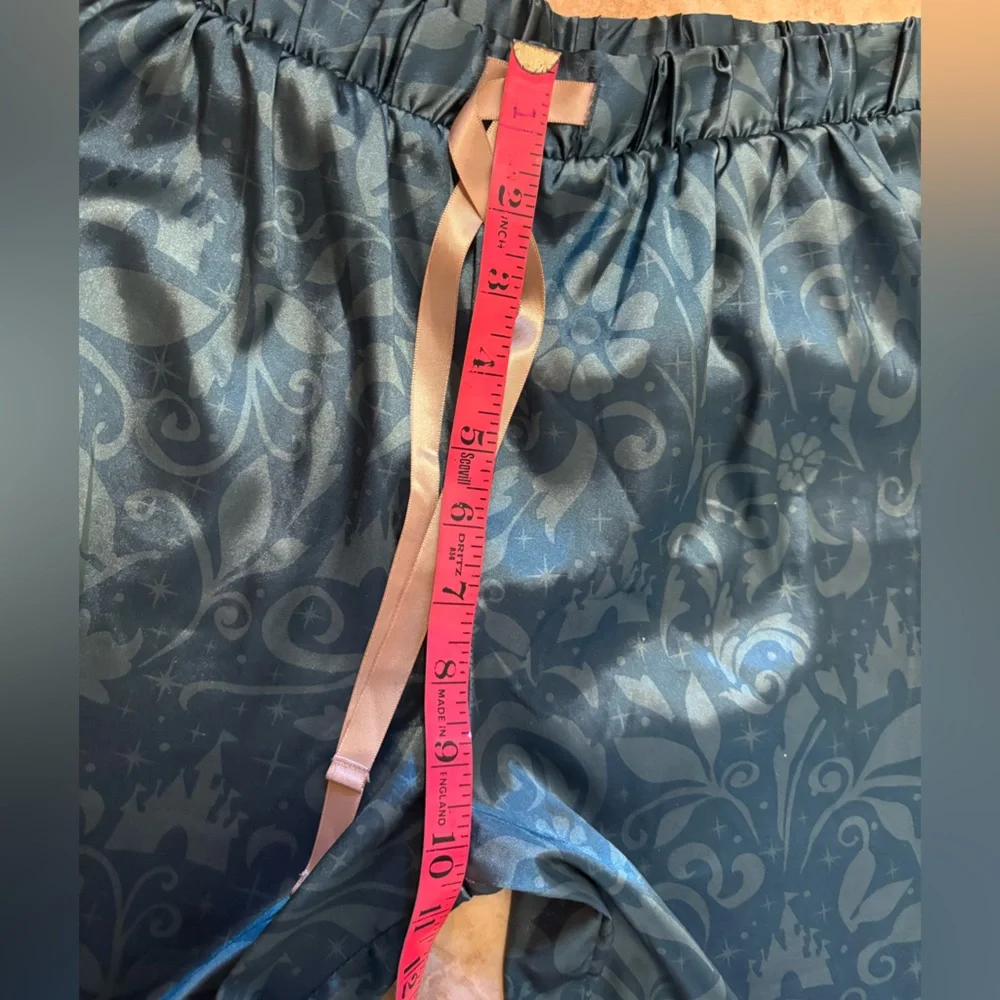 NWOT Disney Store Green Satin Fantasyland Castle Cropped Pajama Pants Women’s Sm - Picture 5 of 7